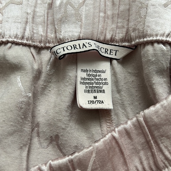 Victoria’s Secret Taylor Hill Light Pink Satin Sleep Shorts Size Medium - Picture 5 of 7